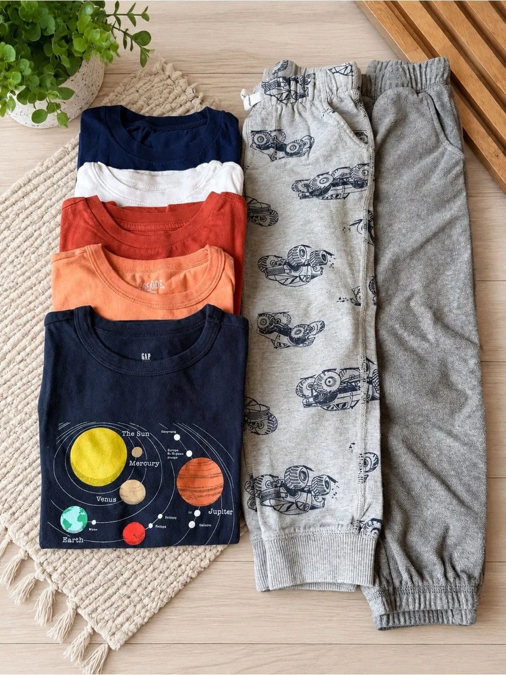 Carter's Joggers w/T-shirt Bundle GAP Old Navy Garanimal’s